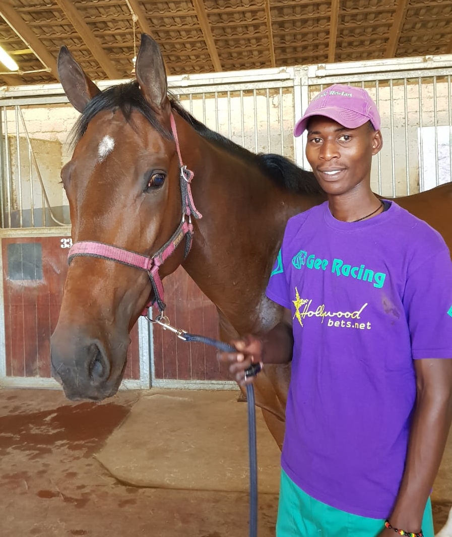 Sandile Henry Mkhize - Groom for Sunny Bill Du-Toy - Alyson Wright stable - Gee Racing The Wright Choice