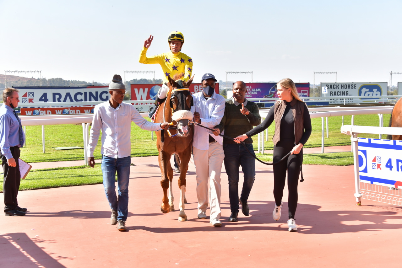 Lead in of winning horse at Turffontein