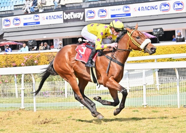 20250809 – CLEVER TREVOR wins Turffontein – 697 (7)