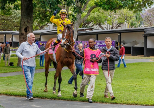 20251027 – LOU LOU THE LEGEND wins Greyville – 742 (34)