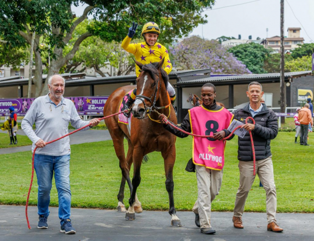 20251027 – LOU LOU THE LEGEND wins Greyville – 742 (35)
