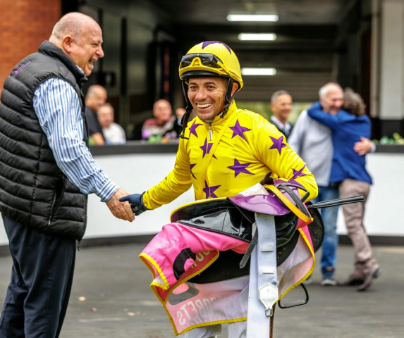 20251027 – LOU LOU THE LEGEND wins Greyville – 742 (44)