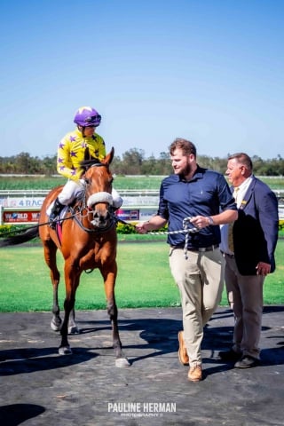 20251229 – HAPPY WIVES wins Fairview – 772 (5)