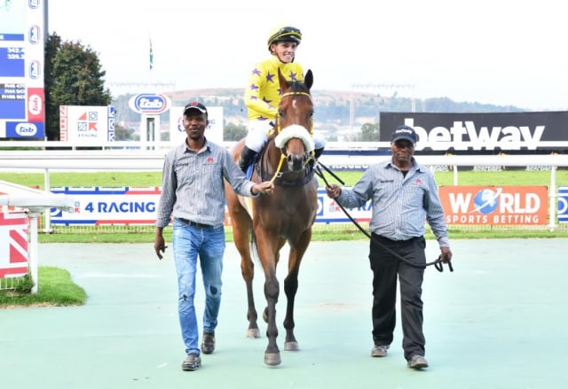 20251230 – CLEVER TREVOR wins Turffontein – 775 (12)
