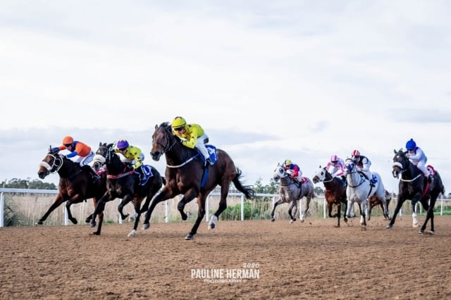 20260612 – BLACK EGRET wins Fairview – 850 (1)
