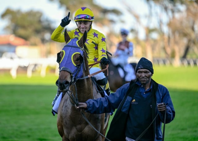 20260812 – VOORLOOPERTJIE wins Kenilworth – 881 (11)