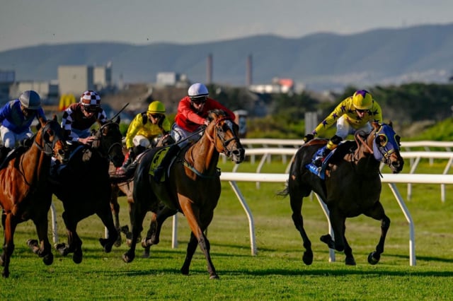 20260812 – VOORLOOPERTJIE wins Kenilworth – 881 (2)