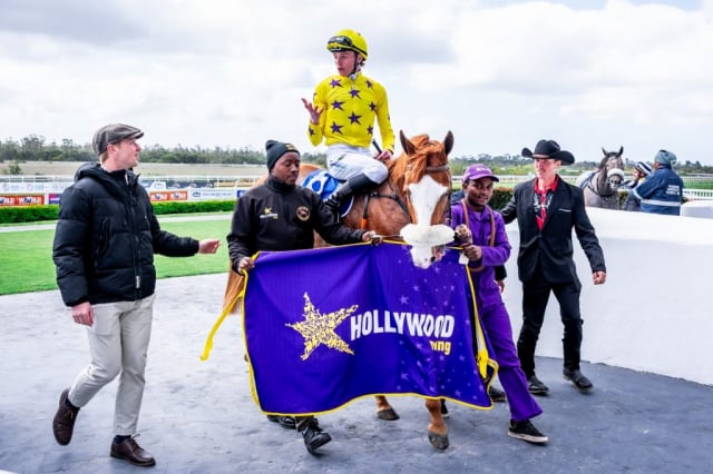 20260904 – DANCING AMBER wins Fairview – 889 (9)