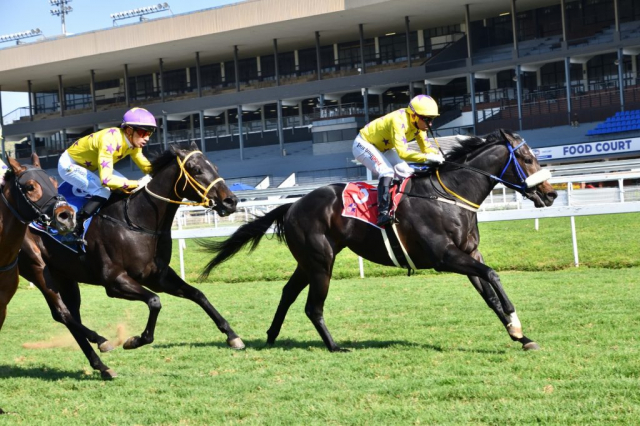 20260912 – GIMME A FIREBALL wins Turffontein – 894 (2)