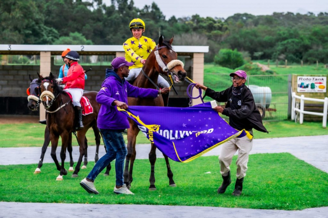 20260925 – KWAGGA BLITZ wins Fairview – 900 (11)