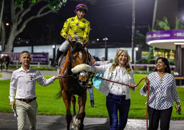 20260925 – TOBACCONIST wins Greyville – 902 (10)
