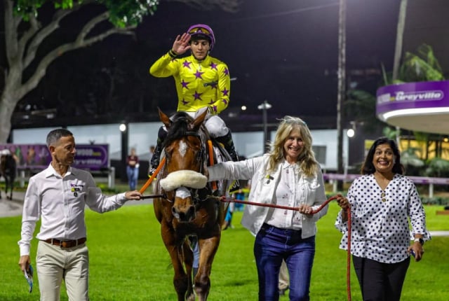 20260925 – TOBACCONIST wins Greyville – 902 (9)
