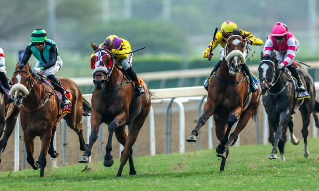 20261011 – UZWANO wins Michelmas Handicap Greyville – 910 (2)
