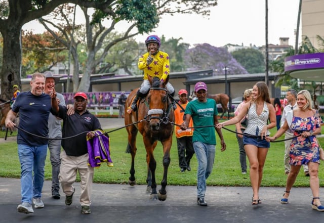 20261011 – UZWANO wins Michelmas Handicap Greyville – 910 (2-2)