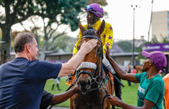 20261011 – UZWANO wins Michelmas Handicap Greyville – 910 (4)