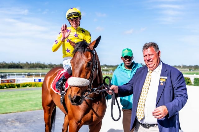 20261023 – WISHES AND DREAMS wins Fairview – 916 (10)