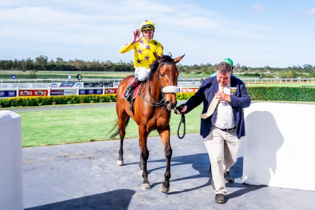 20261023 – WISHES AND DREAMS wins Fairview – 916 (9)
